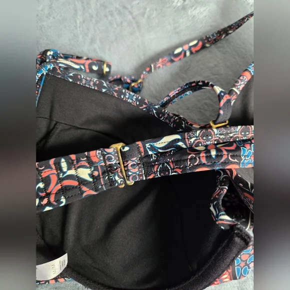 Patterned Removable Padding Bikini TOP - Picture 6 of 6